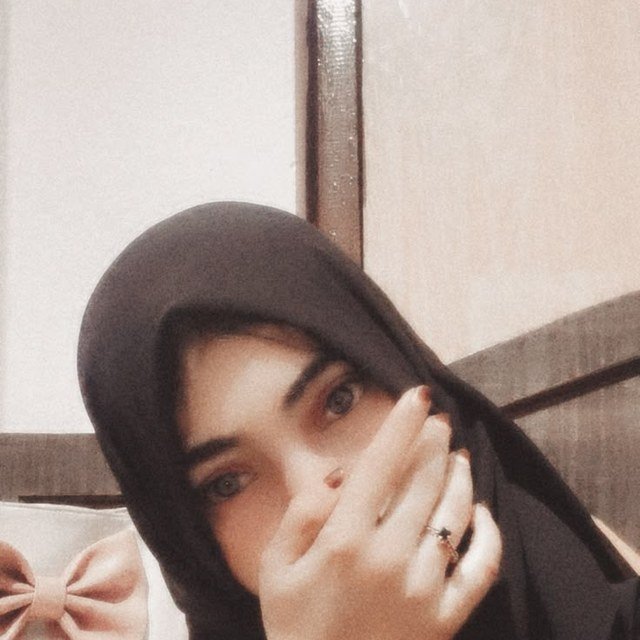 Fatima Bukhari — E-Commerce Expert